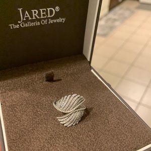 Pandora feather ring